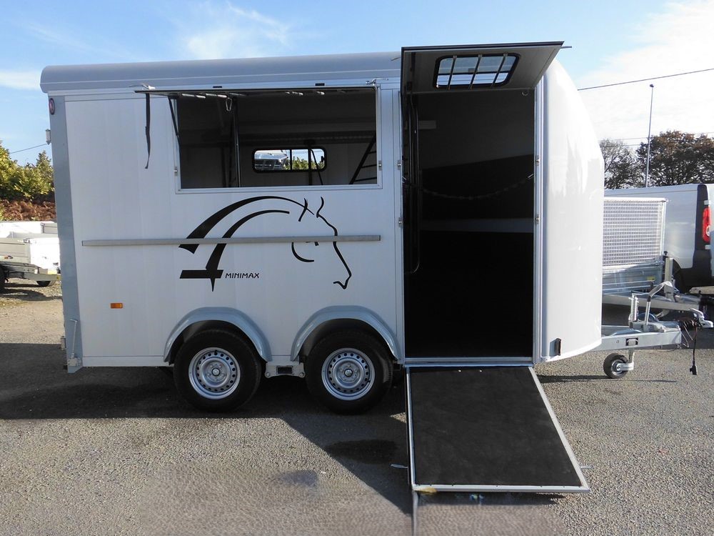 Van-a-chevaux-CHEVAL-LIBERTE-MINIMAX-3-places-2-essi.jpg